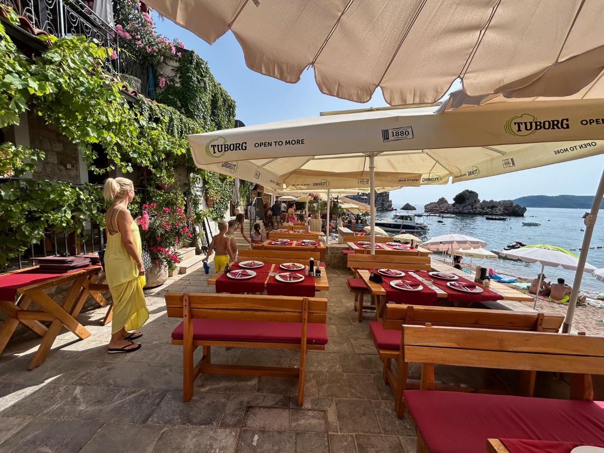 Apartament Steps To 3 Bedrooms 2 Bathrooms 2 Kitchens With A Terrace - 2 Parking Spots - Sea View *
