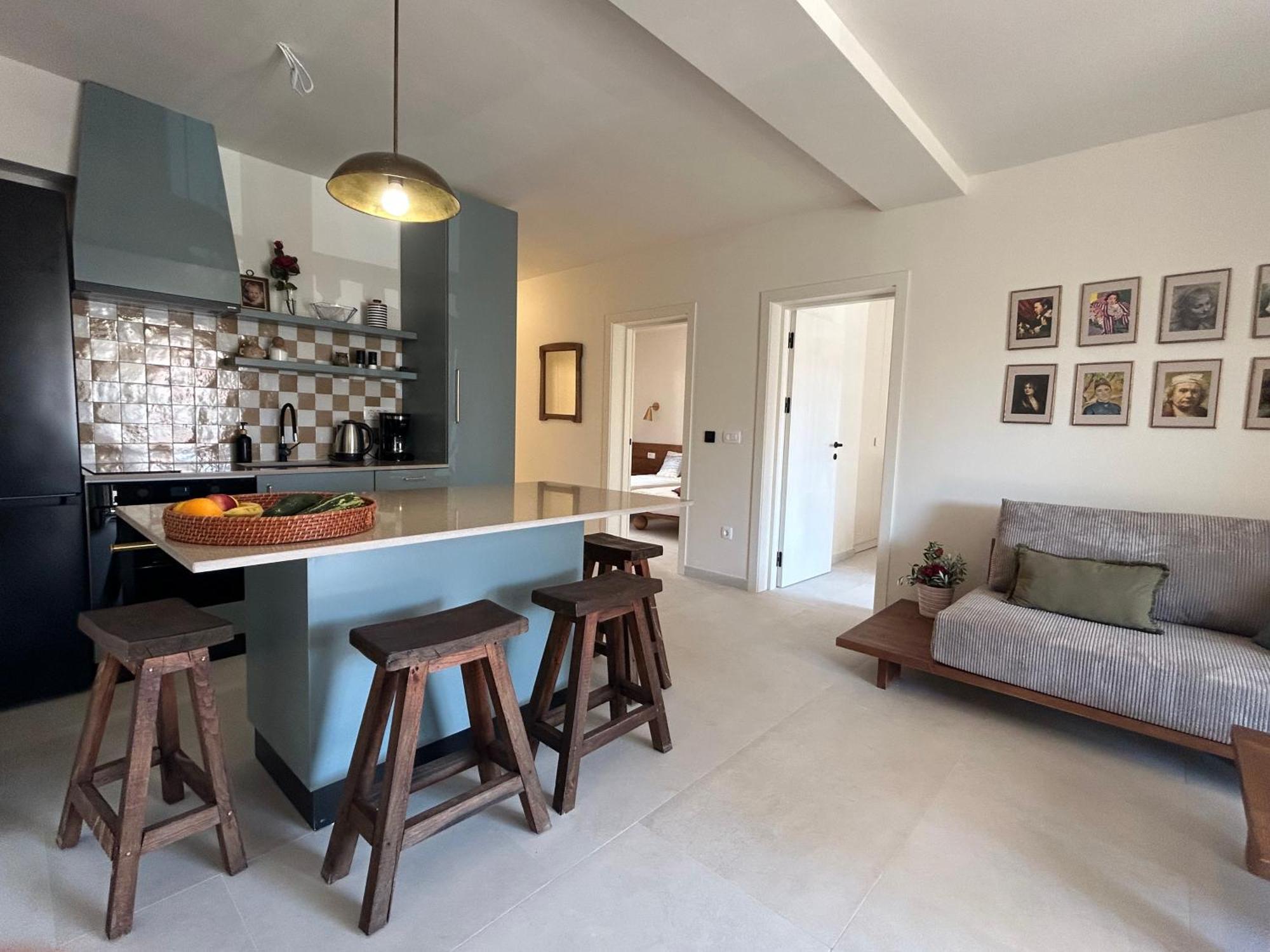 Apartament Steps To 3 Bedrooms 2 Bathrooms 2 Kitchens With A Terrace - 2 Parking Spots - Sea View *